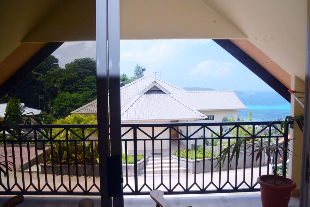 Mountain Lodge Anse Volbert Village Exterior foto