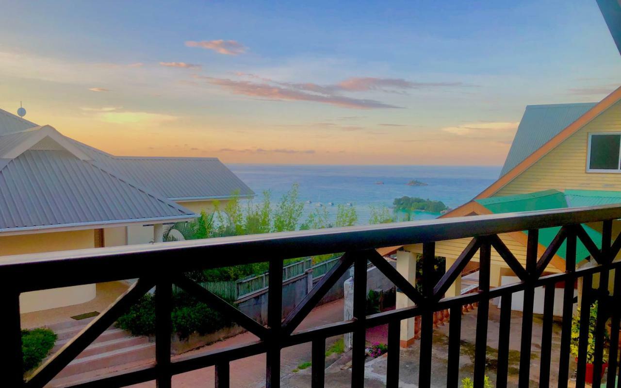Mountain Lodge Anse Volbert Village Exterior foto