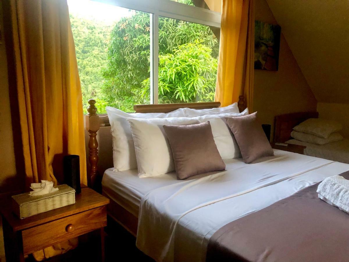 Mountain Lodge Anse Volbert Village Exterior foto