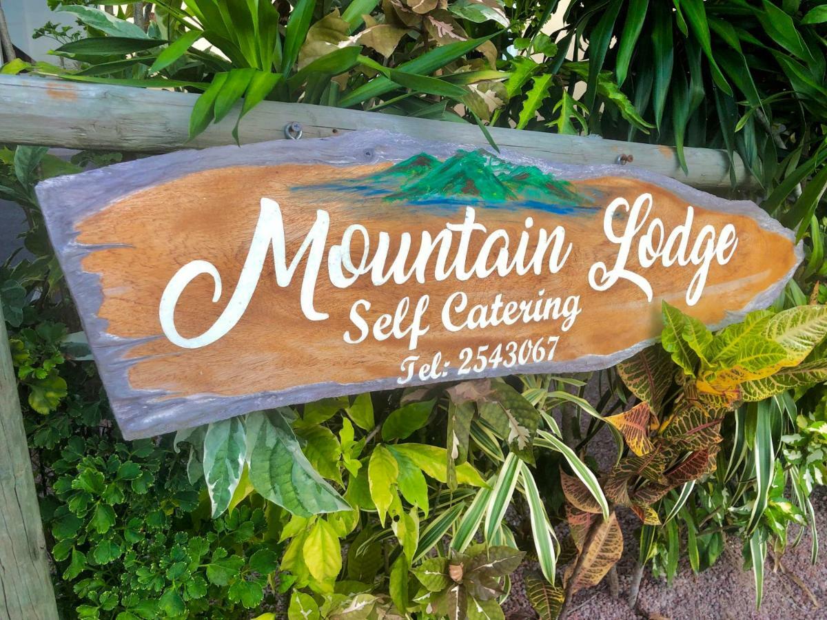 Mountain Lodge Anse Volbert Village Exterior foto
