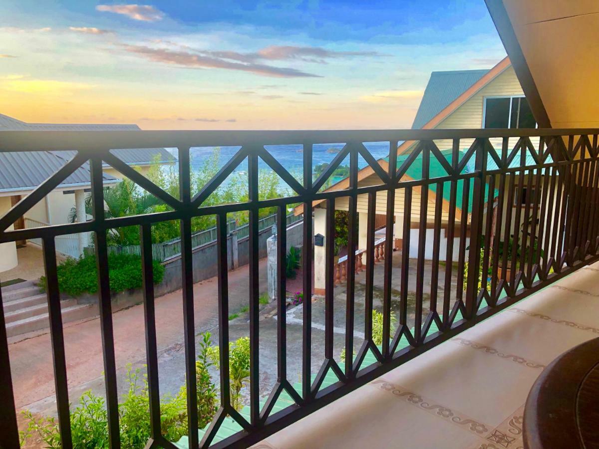 Mountain Lodge Anse Volbert Village Exterior foto