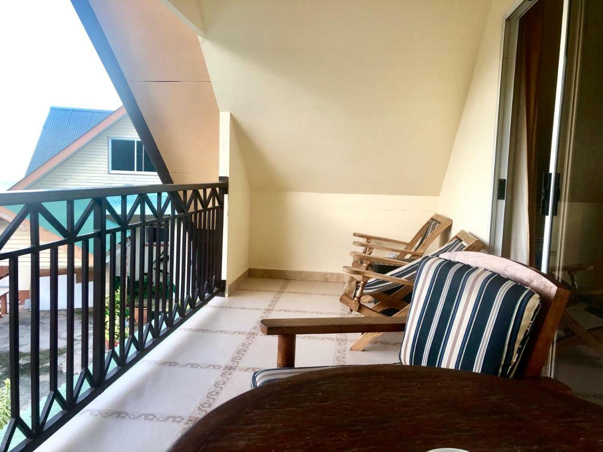 Mountain Lodge Anse Volbert Village Exterior foto