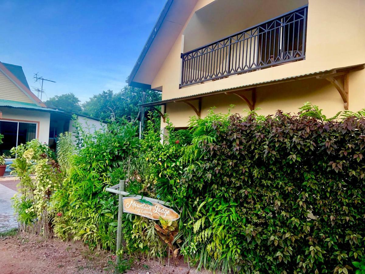 Mountain Lodge Anse Volbert Village Exterior foto
