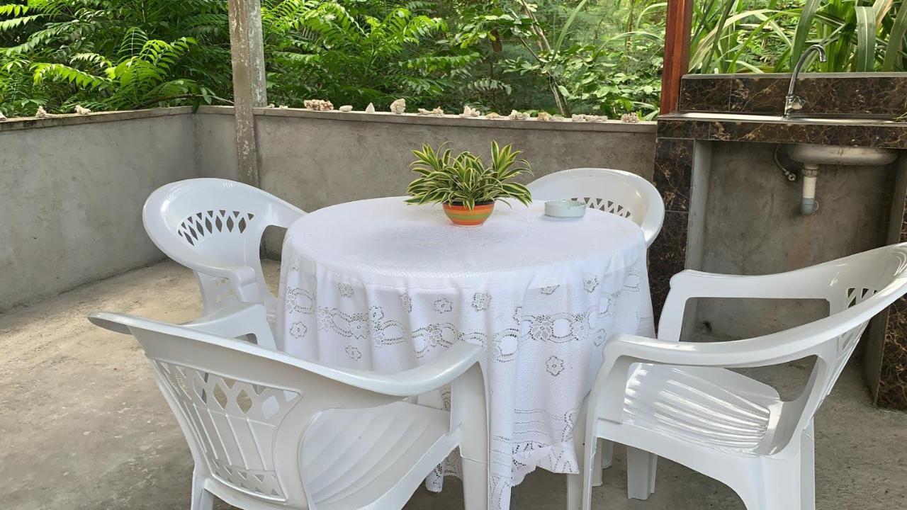 Mountain Lodge Anse Volbert Village Exterior foto